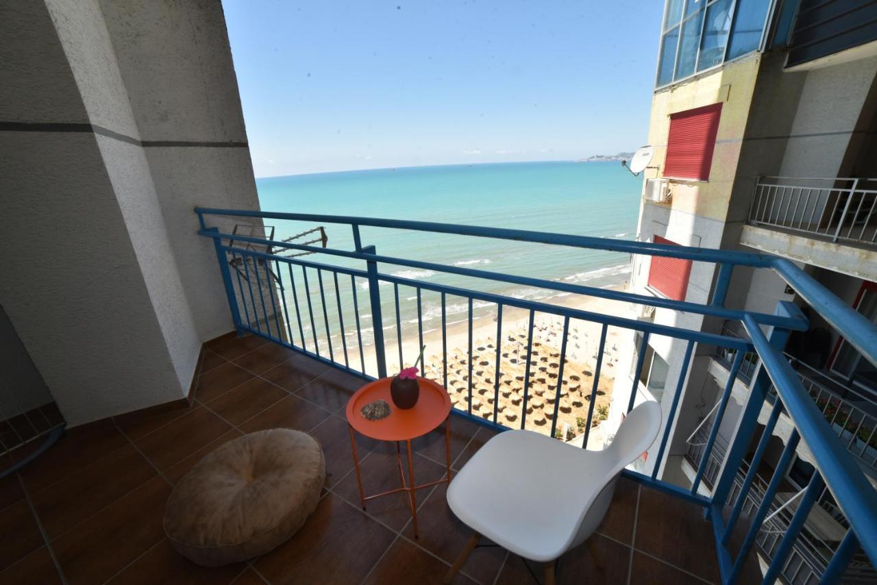 Beachfront Marilyn Apartment Durres Exterior photo